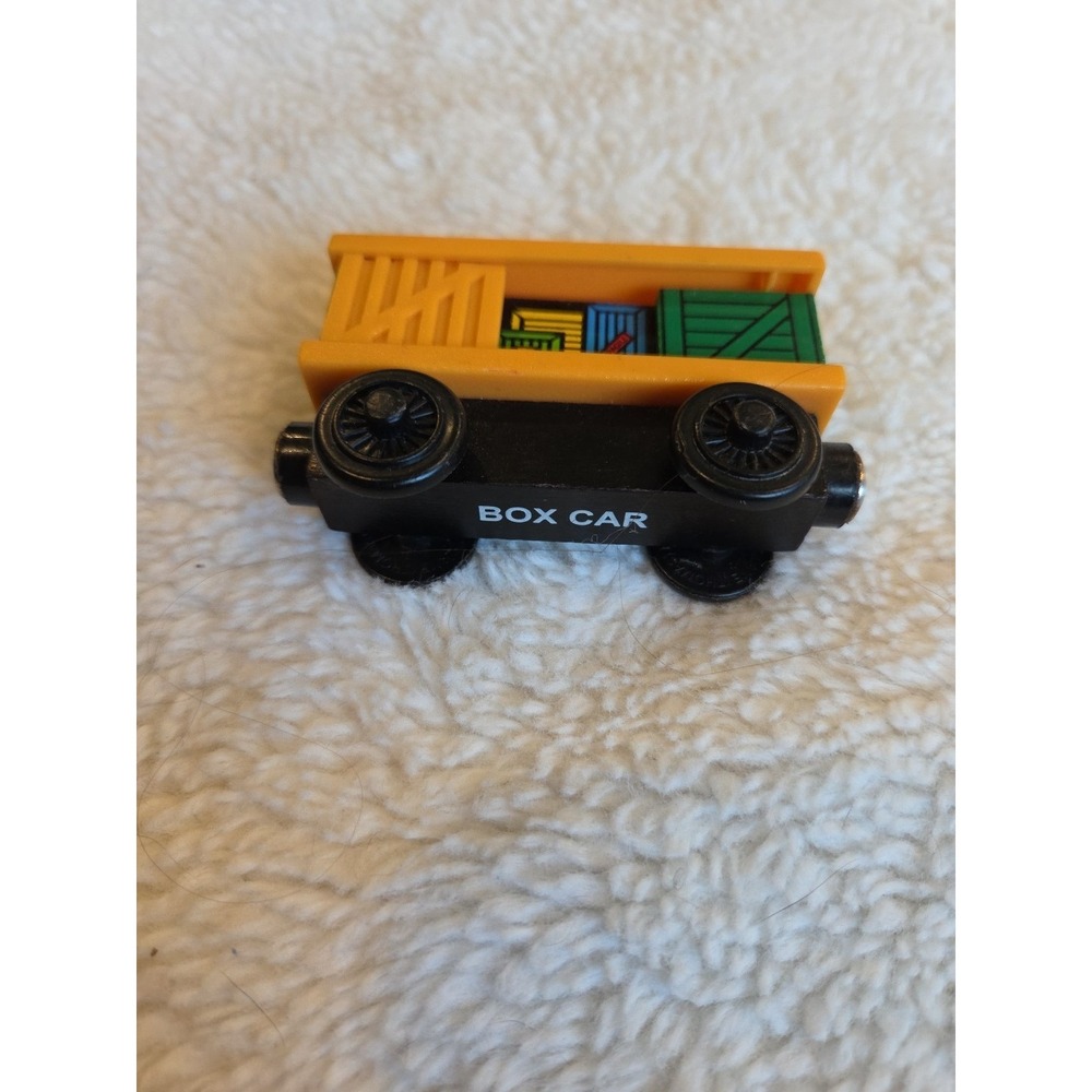 Thomas Tank Engine & Friends‎ 2003 ORANGE BOX CAR WITH SLIDING DOOR GC